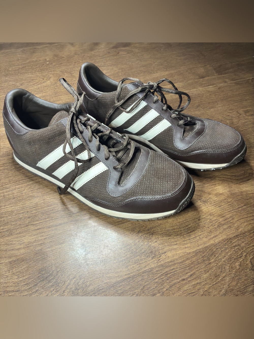 Adidas Classic Sneaker 8/06  FTY No.Show 675001 Men Size 10.5  Art No. 014452